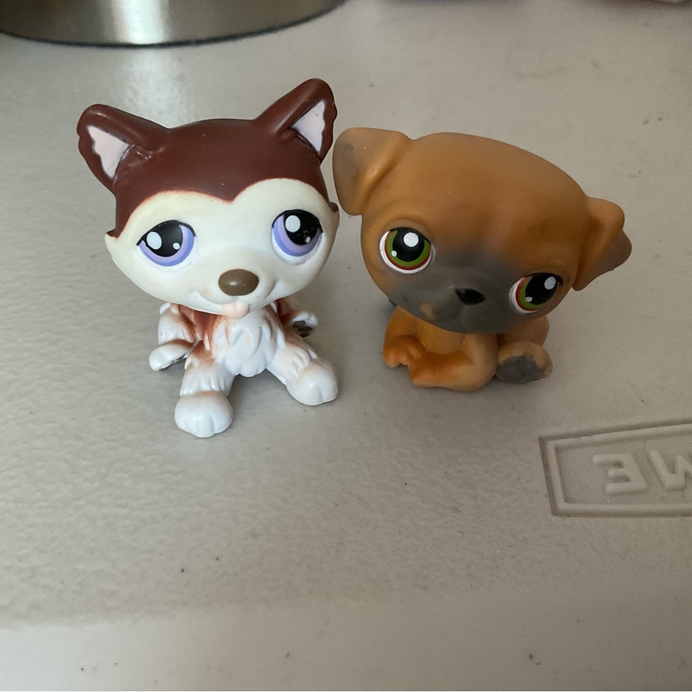 2007 Vintage Littlest Pet Shop Wolf and Dog 

Highly valuable item